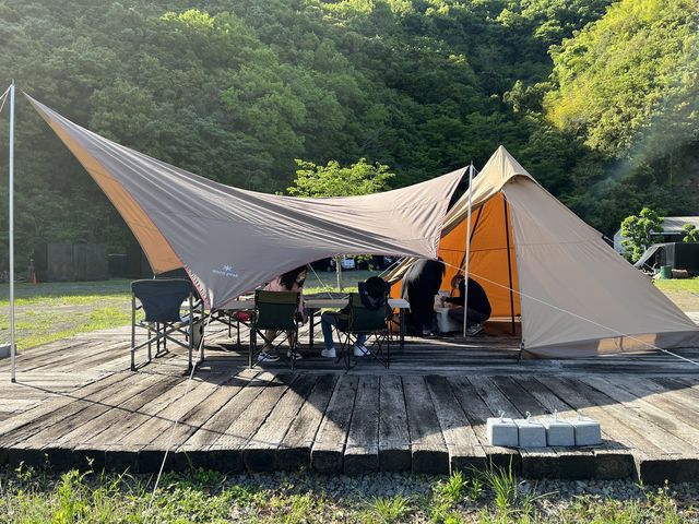 タープやテントなどの必要な道具から食材まで、御予約で全て揃います。_グリズリーBBQ&CAMP