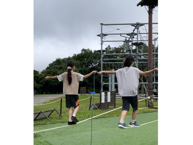 注目の新感覚スポーツ スラックライン
細くて不安定なラインの上で歩いたり、跳んだりします!体幹トレーニングやダイエットにも効果的!
プロによるレッスンあり!_天空×大冒険ソラカケル