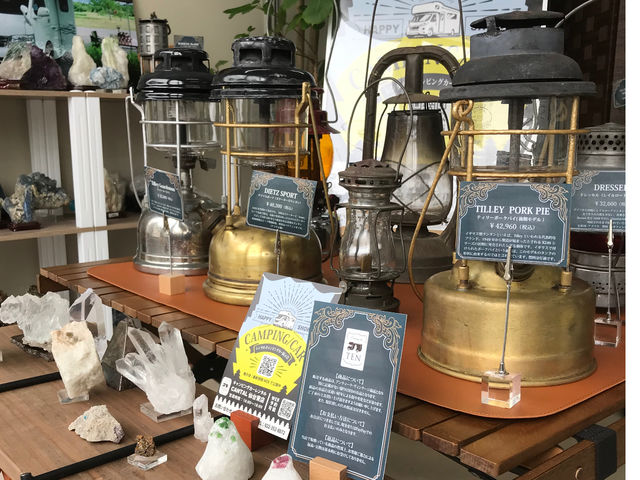 ヴィンテージランタンなどもご用意しております_キャンピングカーレンタル CANTAL仙台東店