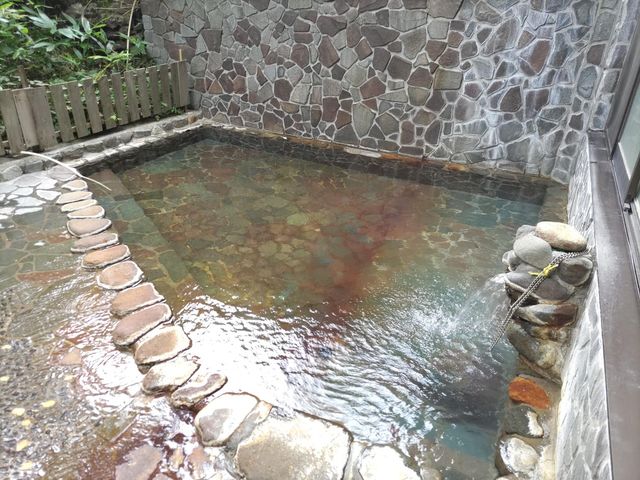 女湯露天風呂(夏)_ホテルハイツ志賀高原