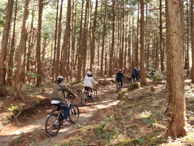 車や地元の方もほとんど通らない林道や山道を駆け巡ります。_OASA MOBiLITY STATION ≪O.M.S