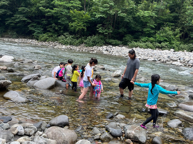 浅瀬、深瀬があり水量によっては川で遊ぶことも出来ます(自己責任でお願いします。)_Outdoor Swag Life