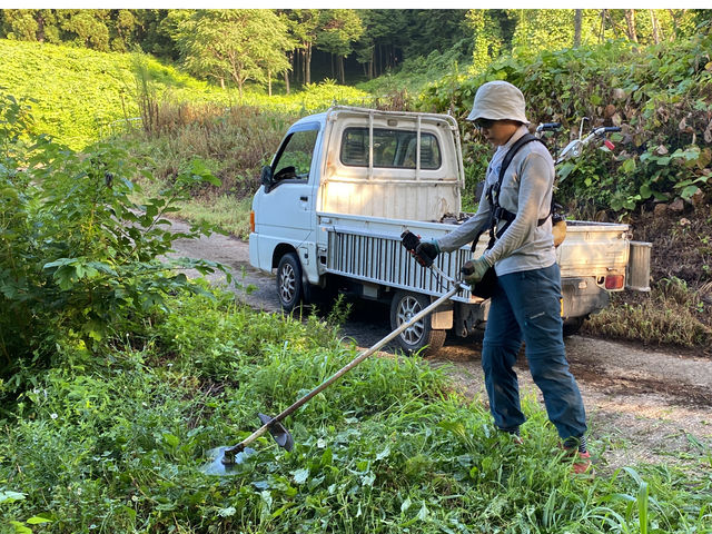 女性でも本氣の農業を体験できます。草刈りもやってもらうかも。_やよい農園