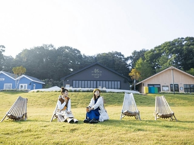 四季折々の景色やお花が楽しめます。リラックスしながら、木々の温もりや心地良い風を感じてみましょう。_メッツァビレッジ