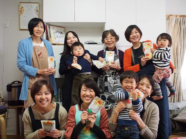 若いママから70代の方まで!幅広い年齢層の方にお越し頂いています。同じ目的があるので、初対面の方ともすぐに仲良くなれますよ。_つぶつぶ雑穀料理教室 ひなたぼっこ