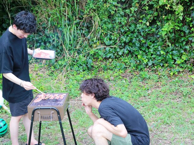 食材を買うことも、火をつけることもキャンプの楽しみです。
難しい方には当店で代理で行うこともできるのでお申し付けください。_AkazawaBay 海のキャンプ場
