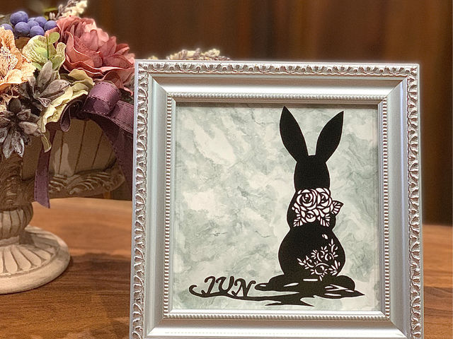 ポーセラーツで制作した、切り絵風うさぎデザイン。_Atelier Jun