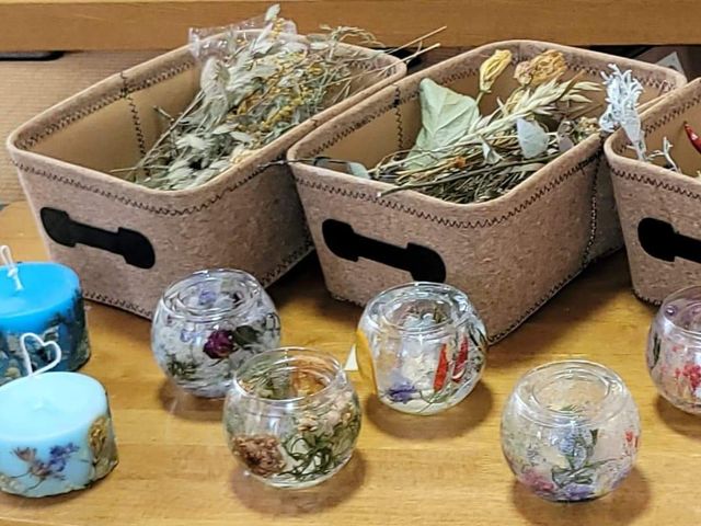 お客様の作品です。
皆さん楽しく作られておりました。_クラフトベースモノクラ「Charmy Candle」