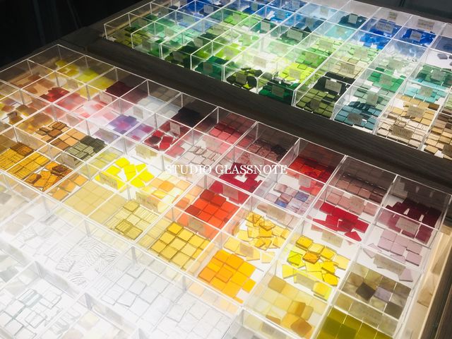 STUDIO GLASSNOTE