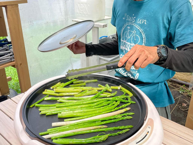 収穫した野菜はすぐにスタッフが調理!採れたて新鮮なうちに!_倉リ農園