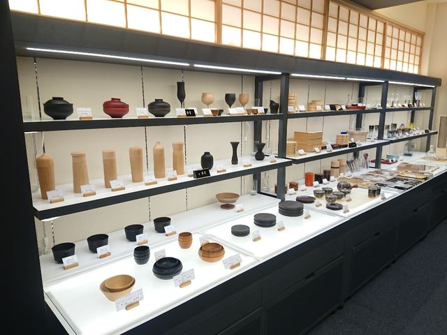 店内 漆器のコーナーです。
季節に合わせて、おすすめの商品を展示しております。
_器 日本橋夢東本店