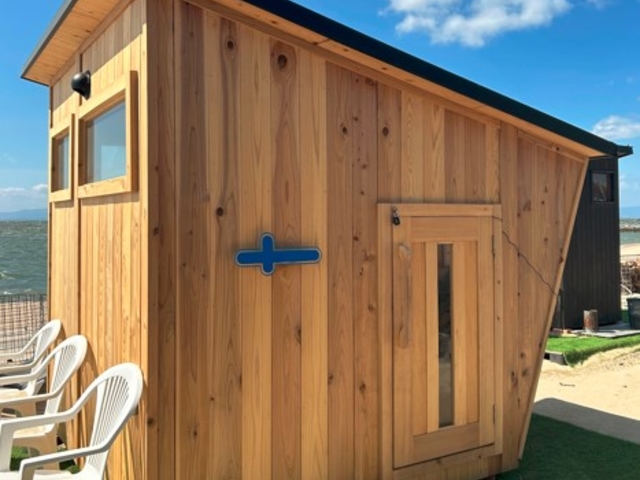 国内製造のオリジナル小屋サウナ!三層構造のため断熱性が抜群です。_Steamers Beach&Sauna りんくうビーチ常滑