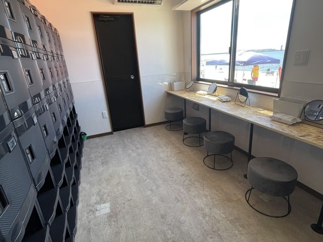 ロッカー完備。ドライヤー・アイロンの準備しております。_Steamers Beach&Sauna りんくうビーチ常滑