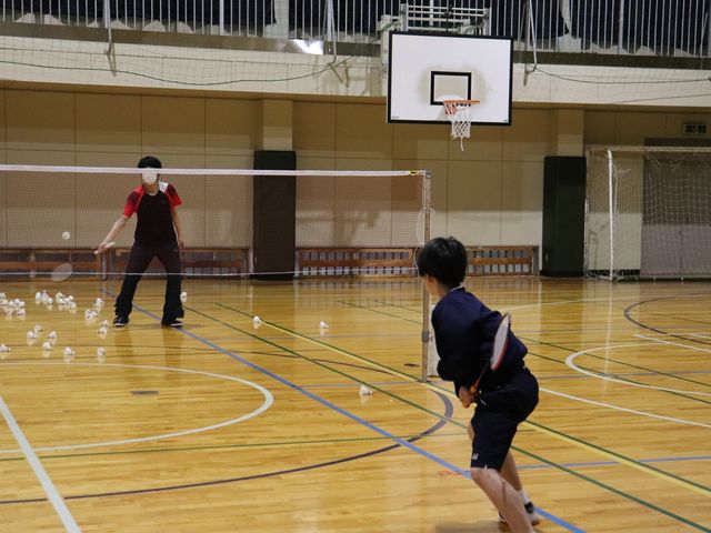 バドミントン スマッシュのレッスン_バドはび