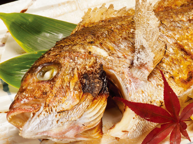 鯛の塩焼き_釣船茶屋 ざうお 所沢店