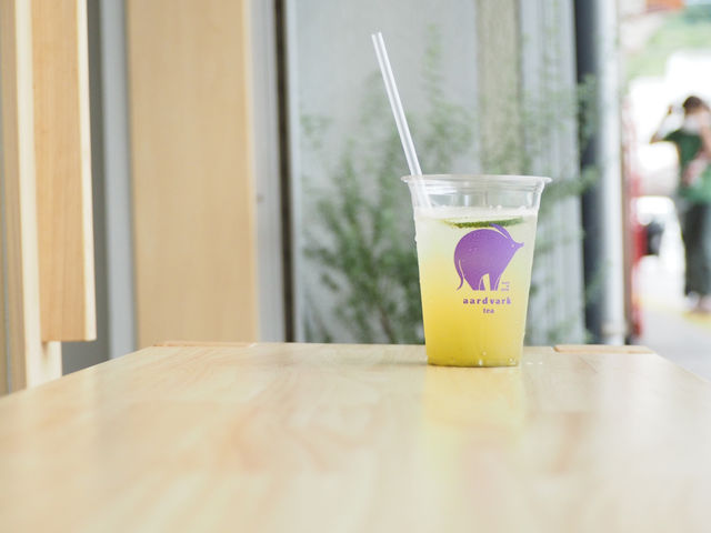 aardvark tea Astand