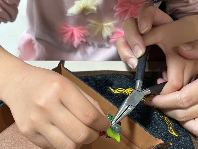 6歳年長さん♪ サポートしながらの作業^_^_RiTo TilaLuoda