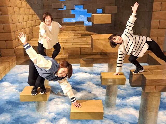 雲の上の世界、体験してみて!_伊豆トリックアート迷宮館