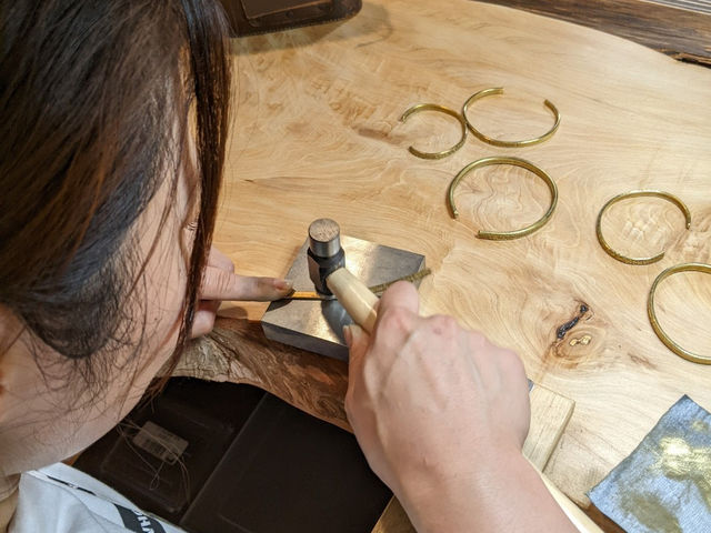 つちめ仕上げ中_シルバーアクセサリーワークショップ Atelier AZu