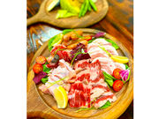 川とBBQのキャンプフィールドの写真3