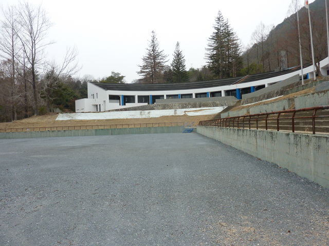 管理棟_新能勢の郷公園キャンプ場