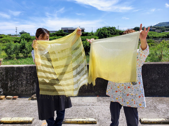 綺麗な色に染まったストール_ののはな草木染アカデミー大分国東支部