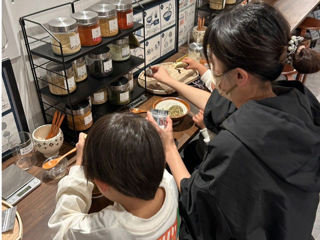 お子様はふりかけ作り♪親子で楽しめます♪_川越 福七味