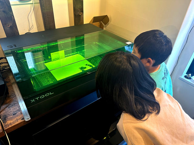 お子様でも体験できるキーホルダー作りも行っております♪_鍛楽