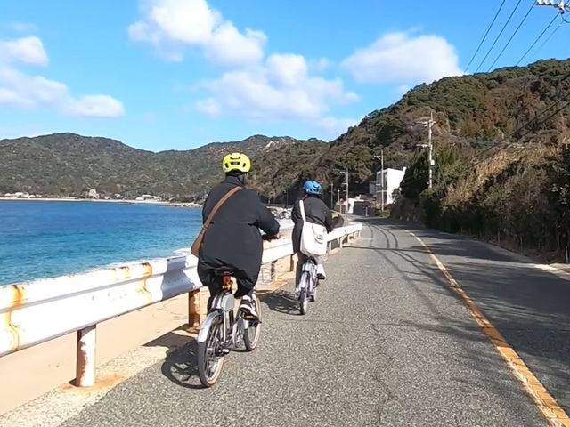 綺麗な海を眺めながらのサイクリングは思い出に残ること間違いなし。_糸島サイクルツーリズムセンター