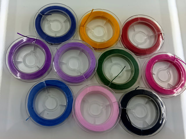 ブレスレットのゴムの色も選べます。_アトリエ のんきーなの宝箱