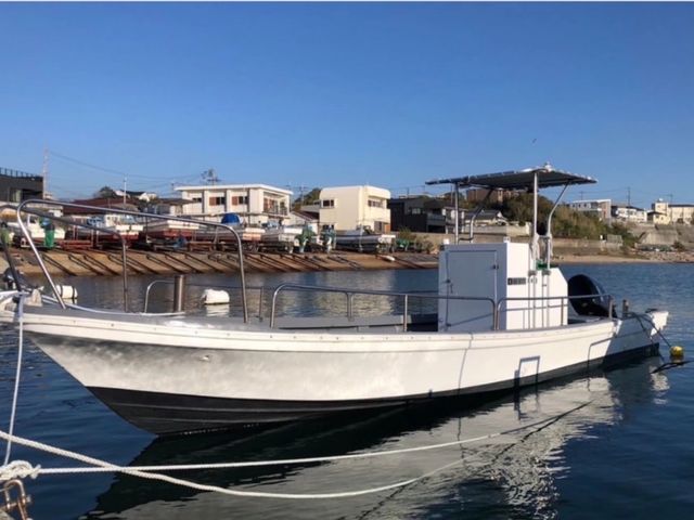 和船タイプ27フィート
GPS魚探、トイレ完備_淡路島マリーナ