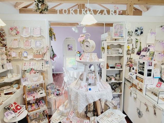 店内では30名以上のハンドメイド作家さんの作品も販売してます!_ハンドメイドショップ 時かざり