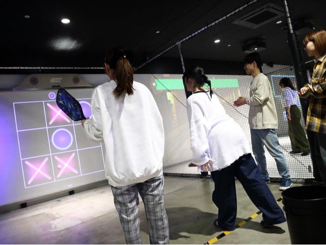 マルチボール!ボールを投げて○×ゲームやダーツができる!_BOOTVERSE多摩センター新丘の上パティオ店