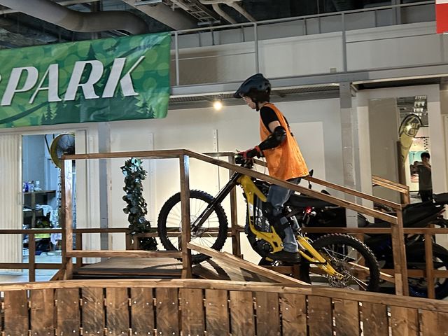 女性でもインストラクターが付くのでご安心を!!_e-TRAIL PARK 海老名