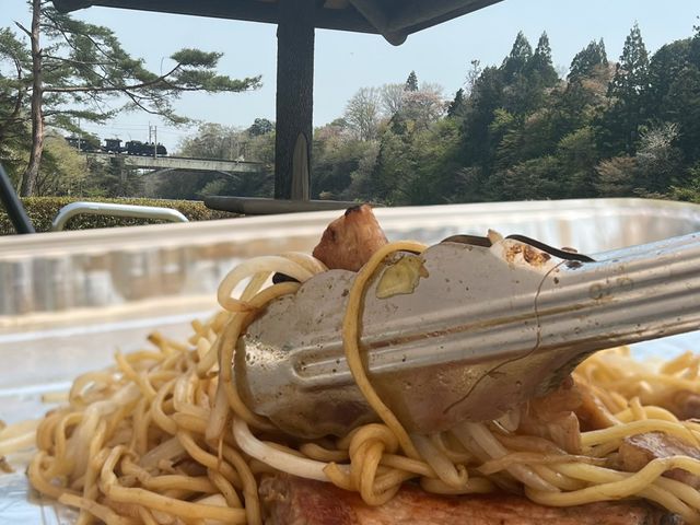 SLを見ながらBBQ♪_日光たかとくキャンプステーション