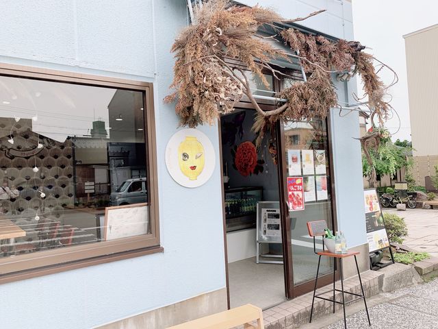 お店の外観_アートカフェ 33yoiyoi
