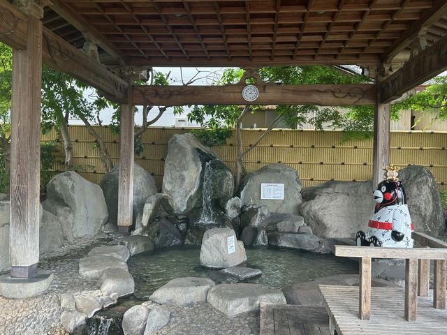 左手に足湯があります。_チャリかりん?