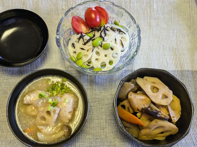シャキシャキ蓮根サラダ、筑前煮などにも美味しい蓮根。_株式会社グリーンファーム角屋