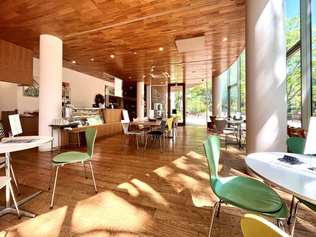 カフェ&ショップ「TREEHOUSE」_ベルナール・ビュフェ美術館