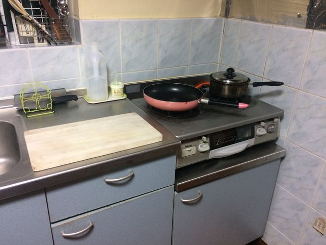 ジーマーミ豆腐体験は民泊のキッチンで体験を行います。_ごーやー荘