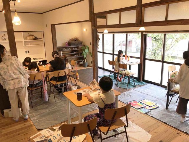 教室内観_イロみな絵画・造形教室 小郡教室