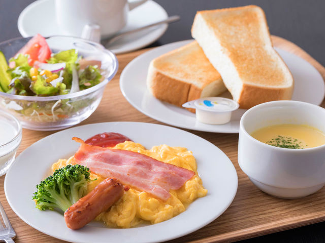 ご朝食は「和定食」と「洋定食」をご用意しており、お好きな方をお選びいただけます。_ホテルウィングインターナショナル日立