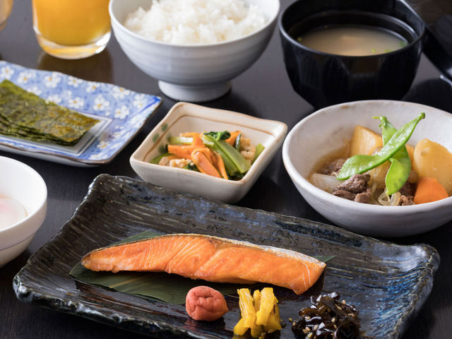 ご朝食は「和定食」と「洋定食」をご用意しており、お好きな方をお選びいただけます。_ホテルウィングインターナショナル日立