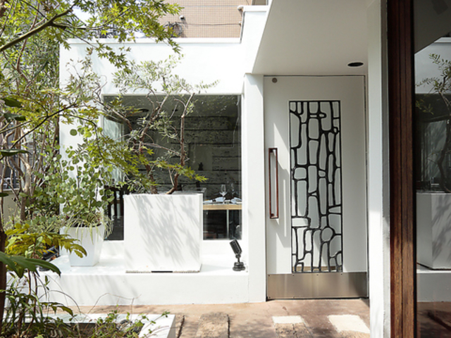 白金 シェ・トモ ナチュラル キュイジーヌの写真1