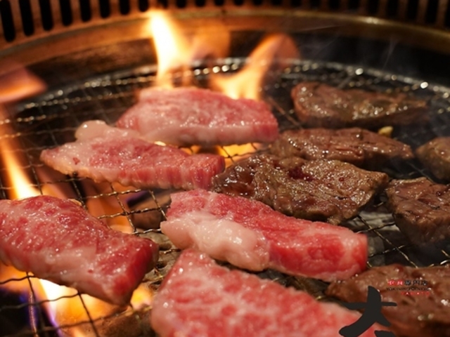 焼肉DINING 大和 鎌取店の写真1