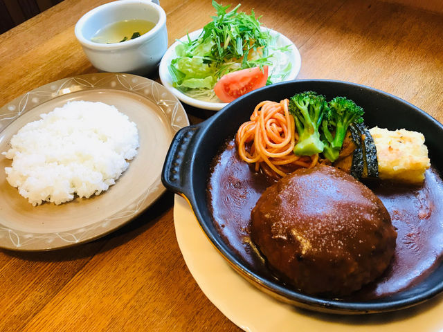 レストラン八日