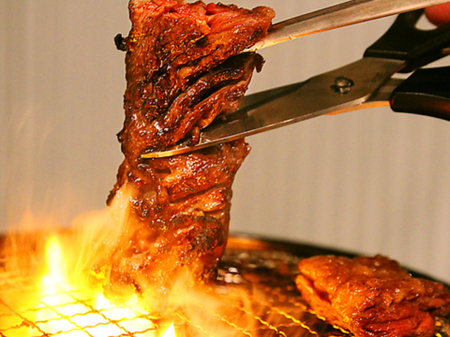 焼肉 ホルモンギョーザの オンリーギュー 高島店の写真1