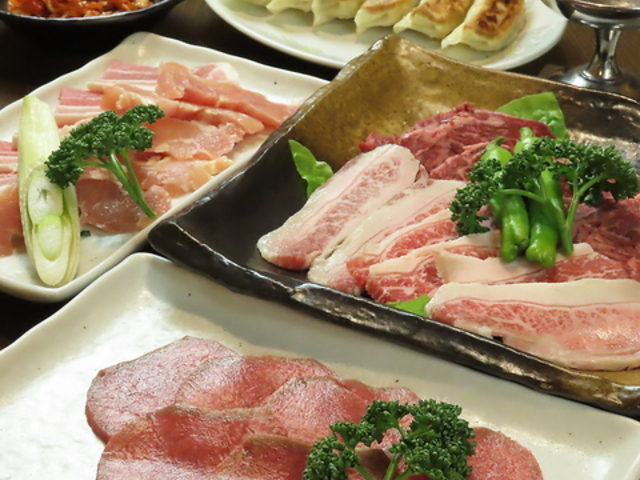 焼肉 にくまる 新潟長岡店の写真1