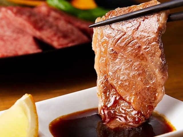 焼肉 精肉直売所 六花 長岡店の写真1
