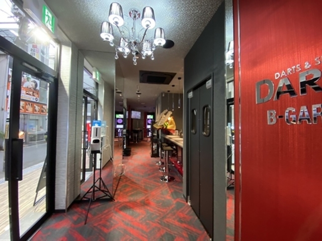 B-GARAGE 新橋銀座口駅前店の写真1